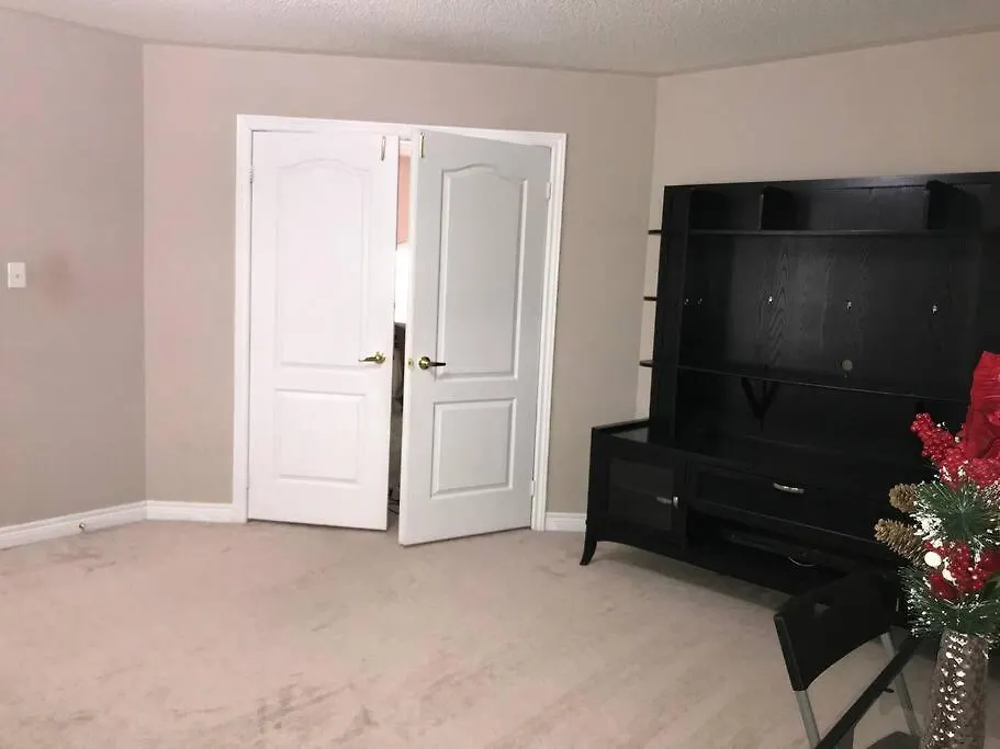 Zk7 Room Near Airport Mississauga Canada
